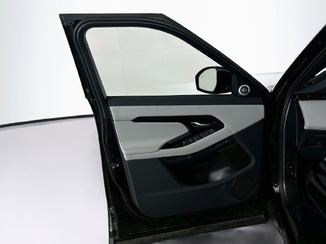 Used 2026 Land Rover Range Rover Evoque Dynamic SE AWD/4WD image 11
