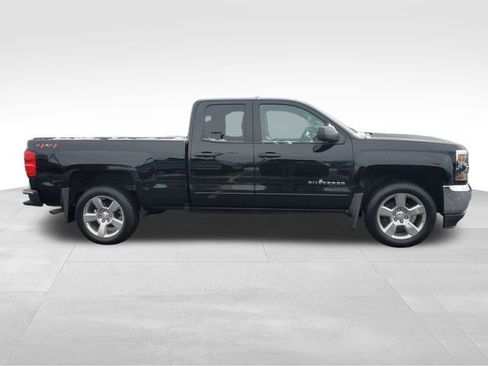 Used 2018 Chevrolet Silverado 1500 LT w/ All Star Edition image 6