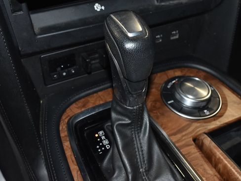 Used 2021 Nissan Armada SL w/ Captain's Chairs Package AWD/4WD image 19