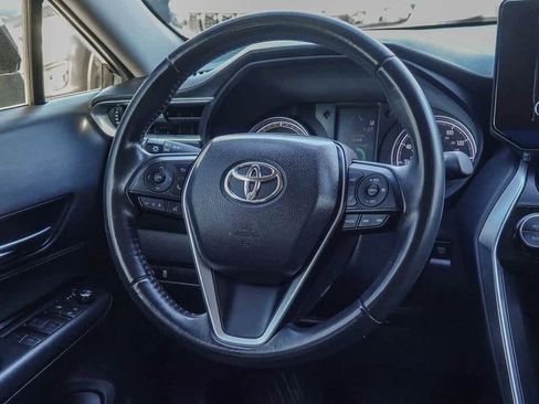 Used 2021 Toyota Venza LE image 13