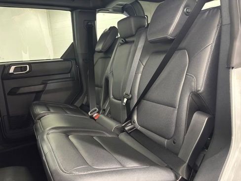 New 2026 Ford Bronco Badlands w/ Sasquatch Package AWD/4WD image 9