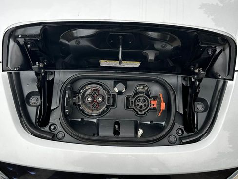 Used 2021 Nissan Leaf SV w/ SV Technology Package image 39