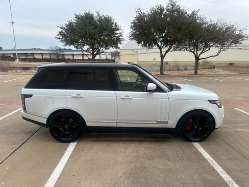 Used 2017 Land Rover Range Rover HSE image 6