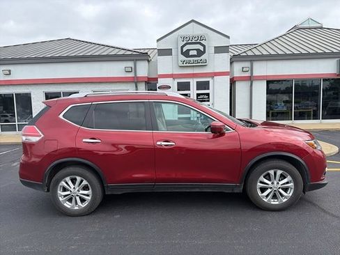 Used 2016 Nissan Rogue SL w/ SL Premium Package FWD image 11