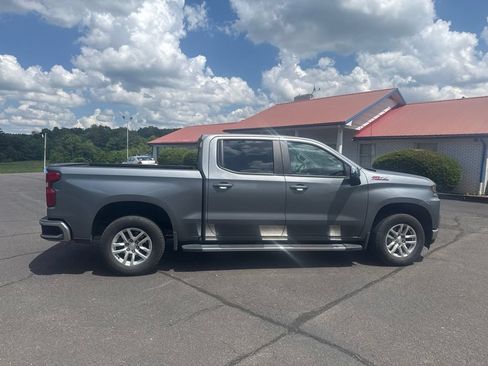Used 2021 Chevrolet Silverado 1500 LT w/ Z71 Off-Road Package AWD/4WD image 11