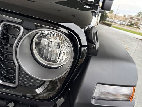 Used 2026 Jeep Wrangler Sport image 5