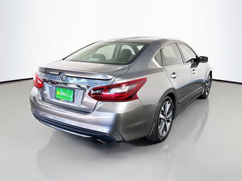 Used 2017 Nissan Altima 2.5 SR image 10