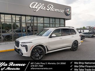 Used 2023 BMW X7 xDrive40i w/ M Sport Package AWD/4WD video 1