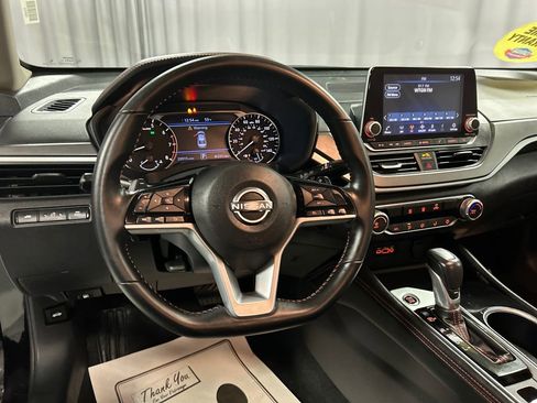 Used 2025 Nissan Altima 2.5 SR image 13
