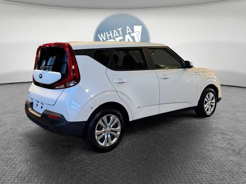 Certified 2021 Kia Soul LX FWD image 3