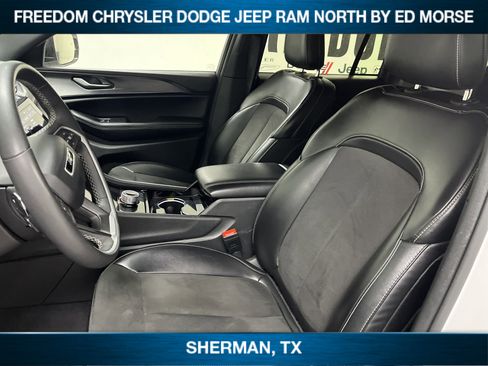 Used 2023 Jeep Grand Cherokee Altitude image 7