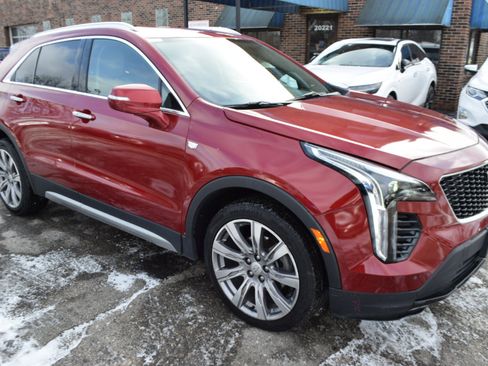 Used 2021 Cadillac XT4 Premium Luxury image 4