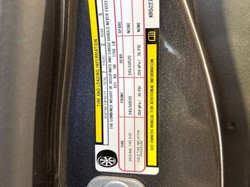 Used 2019 Chrysler Pacifica Limited w/ Tire & Wheel Group FWD image 26
