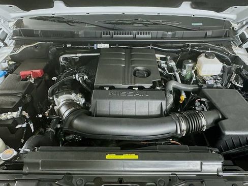 Used 2025 Nissan Frontier SV w/ SV Convenience Package RWD image 30