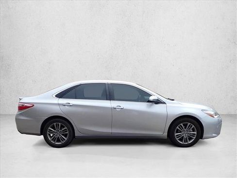 Used 2016 Toyota Camry SE FWD image 9