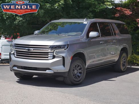 Used 2023 Chevrolet Suburban High Country w/ Max Trailering Package AWD/4WD image 1