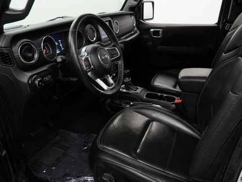 Used 2020 Jeep Wrangler Unlimited Sahara w/ Cold Weather Group AWD/4WD image 11