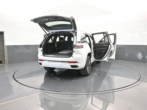 Used 2024 Jeep Grand Cherokee Overland image 70