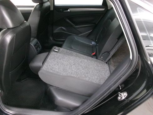 Used 2014 Volkswagen Passat 2.5 SE FWD image 27
