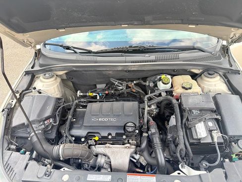 Used 2016 Chevrolet Cruze LT FWD image 13