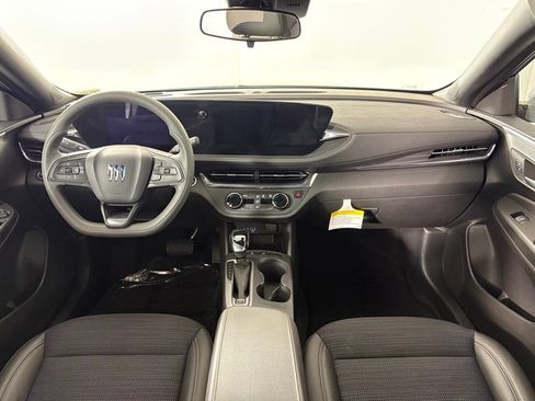 Used 2025 Buick Envista Preferred FWD image 45