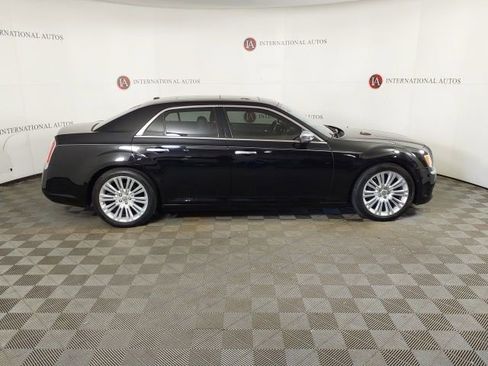 Used 2012 Chrysler 300 C Luxury Series RWD image 4