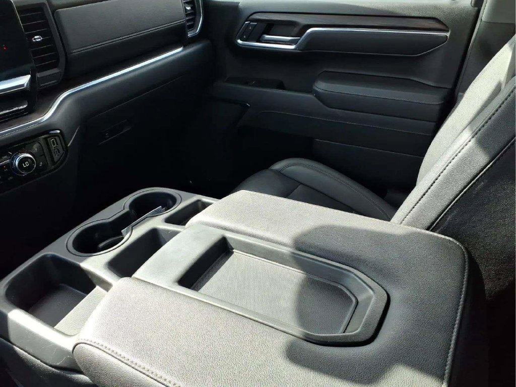 Used 2025 GMC Sierra 1500 SLT RWD image 11