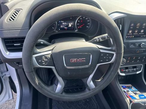 Used 2024 GMC Terrain SLE image 27