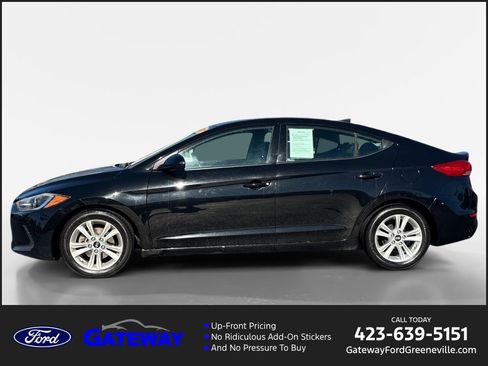Used 2017 Hyundai Elantra SE image 1