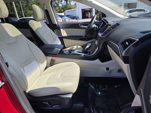 Used 2017 Ford Edge Titanium w/ Equipment Group 301A FWD image 17
