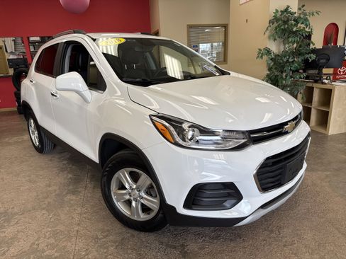 Used 2018 Chevrolet Trax LT w/ LT Convenience Package AWD/4WD image 12