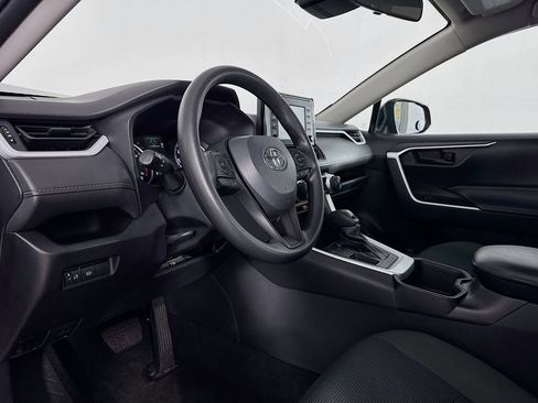 Used 2022 Toyota RAV4 LE image 12
