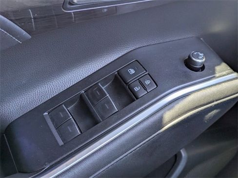 Used 2021 Toyota Highlander Platinum image 27