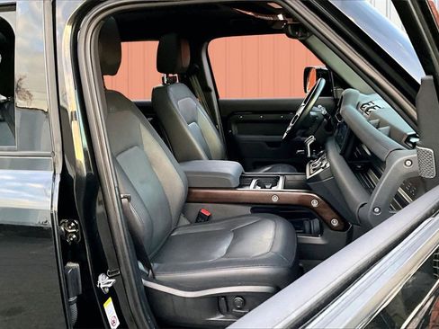 Used 2023 Land Rover Defender 110 X-Dynamic SE image 29