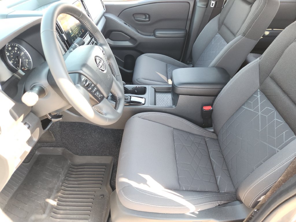Used 2026 Nissan Frontier SV w/ All-Weather Content Package RWD image 8