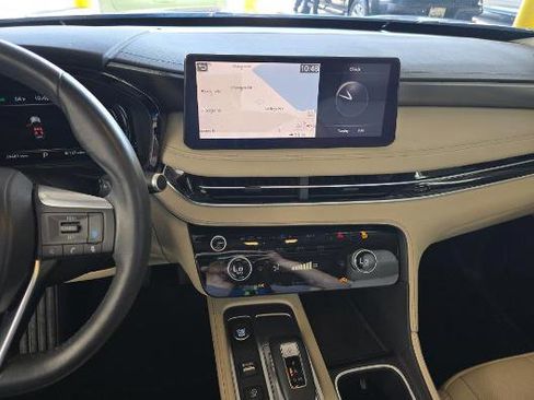 Used 2023 INFINITI QX60 Luxe w/ Performance Audio Package image 4