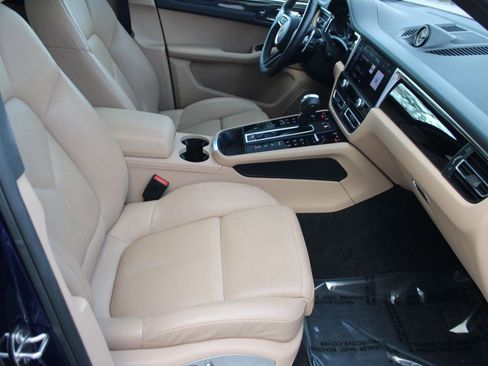 Used 2022 Porsche Macan S image 32