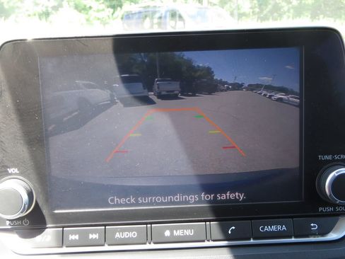 Used 2023 Nissan Rogue S AWD/4WD image 24