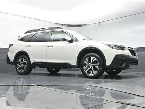 Used 2022 Subaru Outback Limited image 33