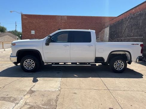 Used 2025 Chevrolet Silverado 2500 LT w/ Convenience Package AWD/4WD image 2