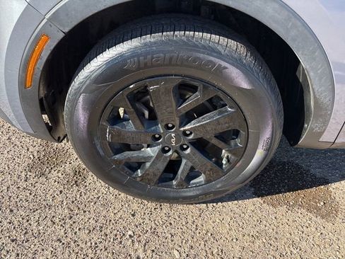 Used 2023 Kia Sorento S w/ Panoramic Sunroof Package image 23