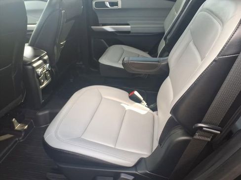 Certified 2021 Ford Explorer XLT w/ Equipment Group 202A image 11