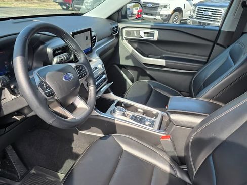 Certified 2023 Ford Explorer XLT w/ Equipment Group 202A AWD/4WD image 9