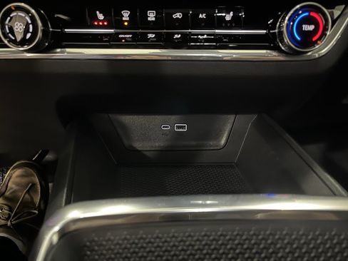 New 2025 Chevrolet Equinox LT w/ Safety and Technology Package image 16