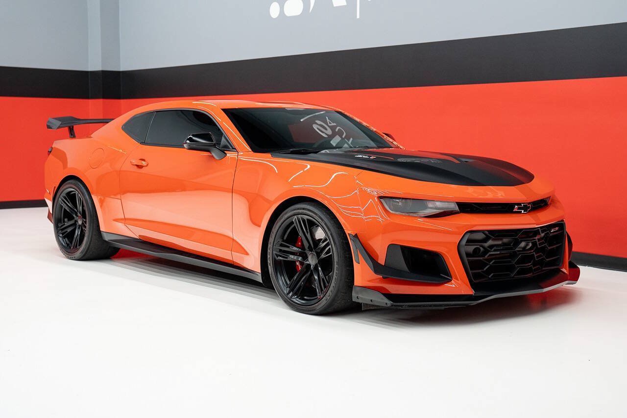 Used 2019 Chevrolet Camaro ZL1 RWD image 48