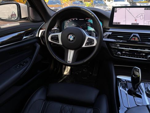 Used 2021 BMW M550i xDrive w/ Premium Package image 31