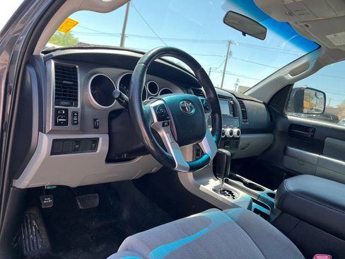 Used 2014 Toyota Sequoia SR5 AWD/4WD image 27