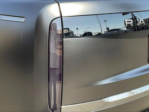 New 2026 Land Rover Range Rover Long Wheelbase SE image 6