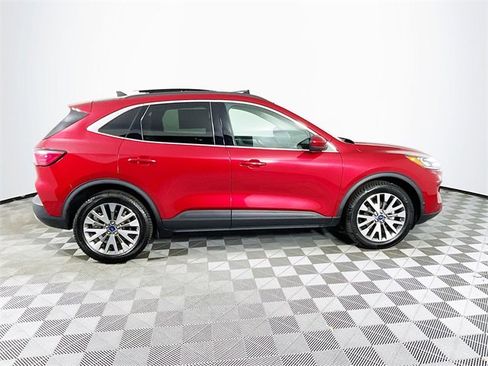 Used 2022 Ford Escape Titanium w/ Class II Trailer Tow Package image 9