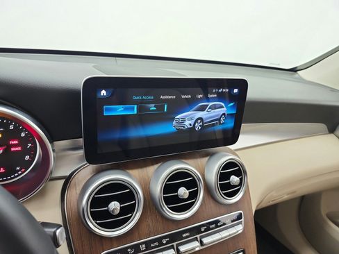 Used 2021 Mercedes-Benz GLC 300 image 13